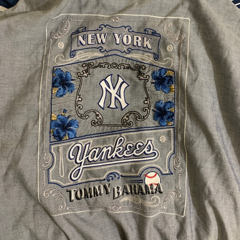 Tommy Bahama New York Yankees Button Up